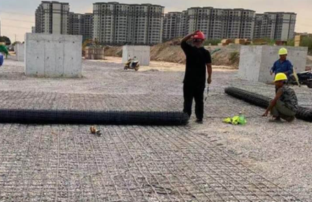 雷波土工格栅铺设前地基要怎么处理？